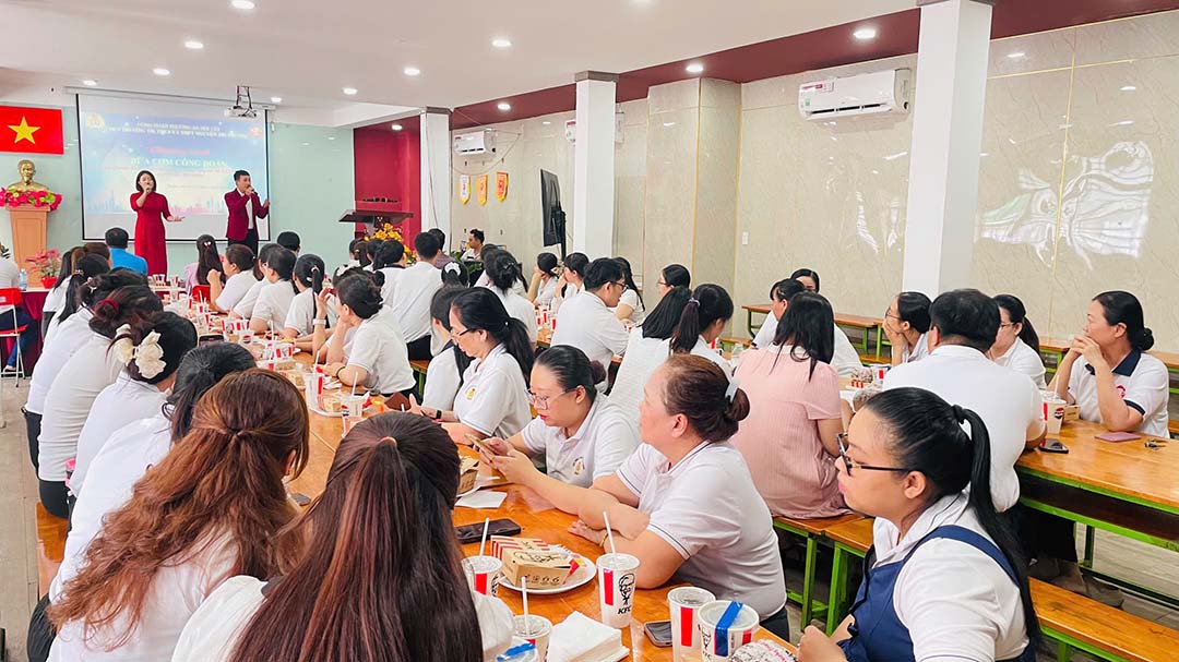 chuong trinh bua com cong doan 2025 5