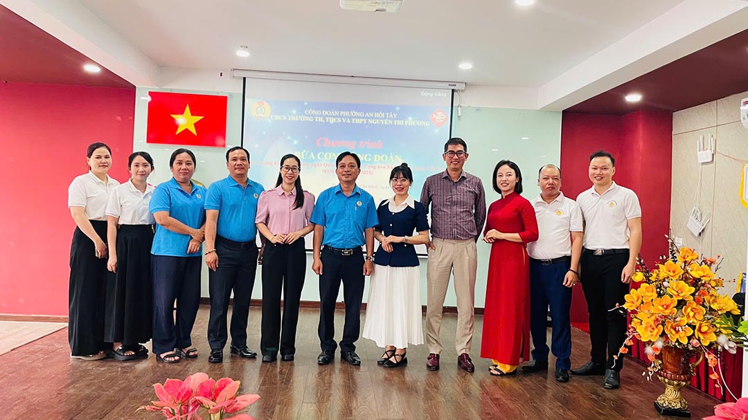 chuong trinh bua com cong doan 2025 8