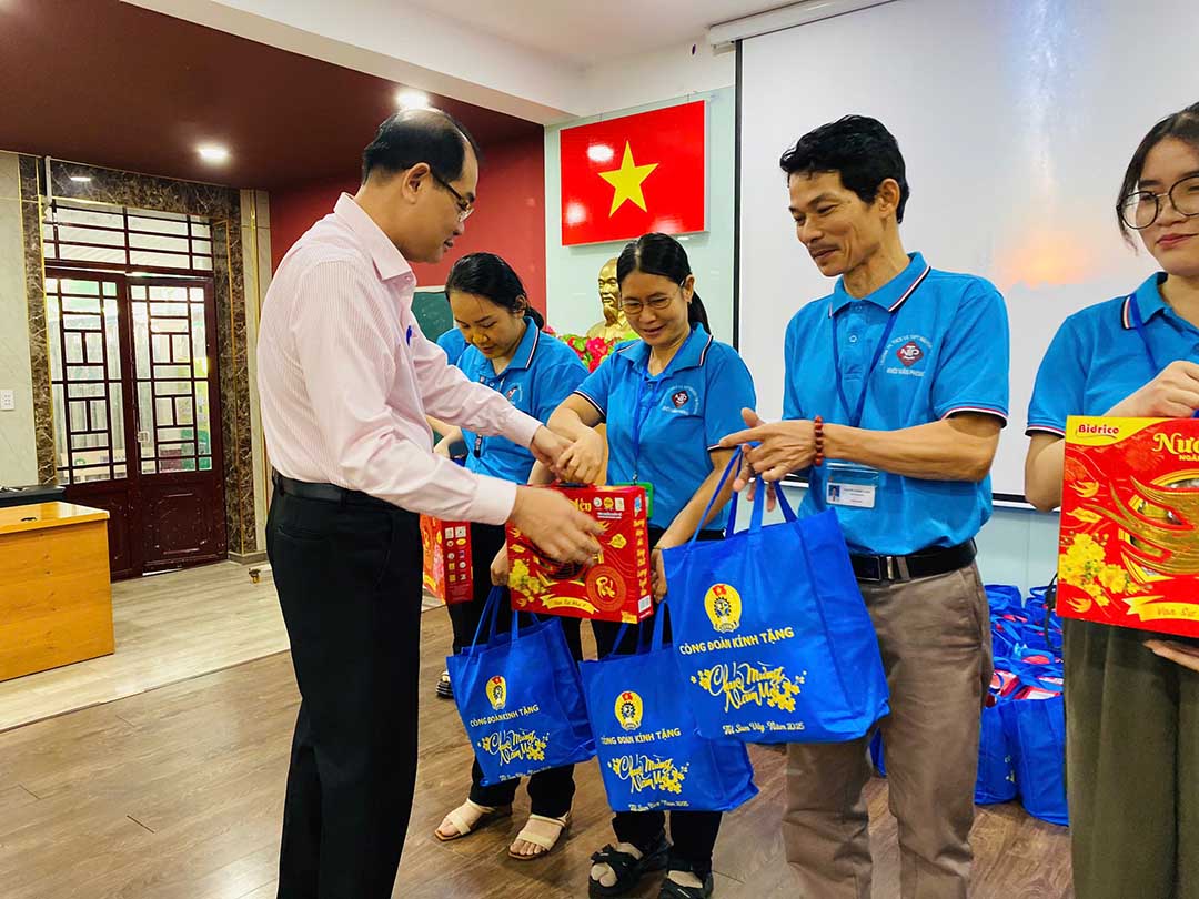 cong doan cham lo tet 2025 5