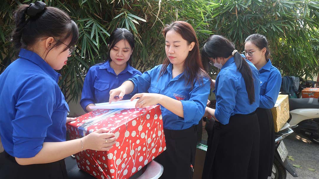 tham quan di tich dinh thong tay hoi 3