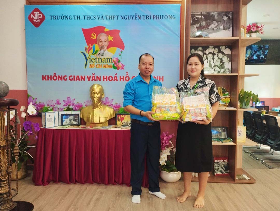 cong doan trao qua tet trung thu 4