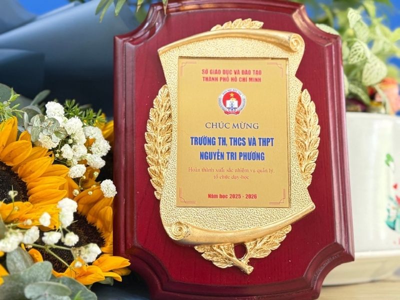 Trường Nguyễn Tri Phương đón nhận giấy khen của sở Giáo dục và Đào tạo Tp.Hồ Chí Minh
