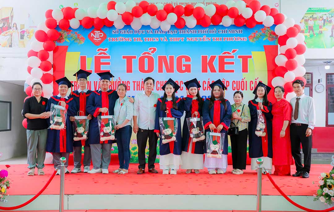 le tong ket nam hoc 2024 2025 4