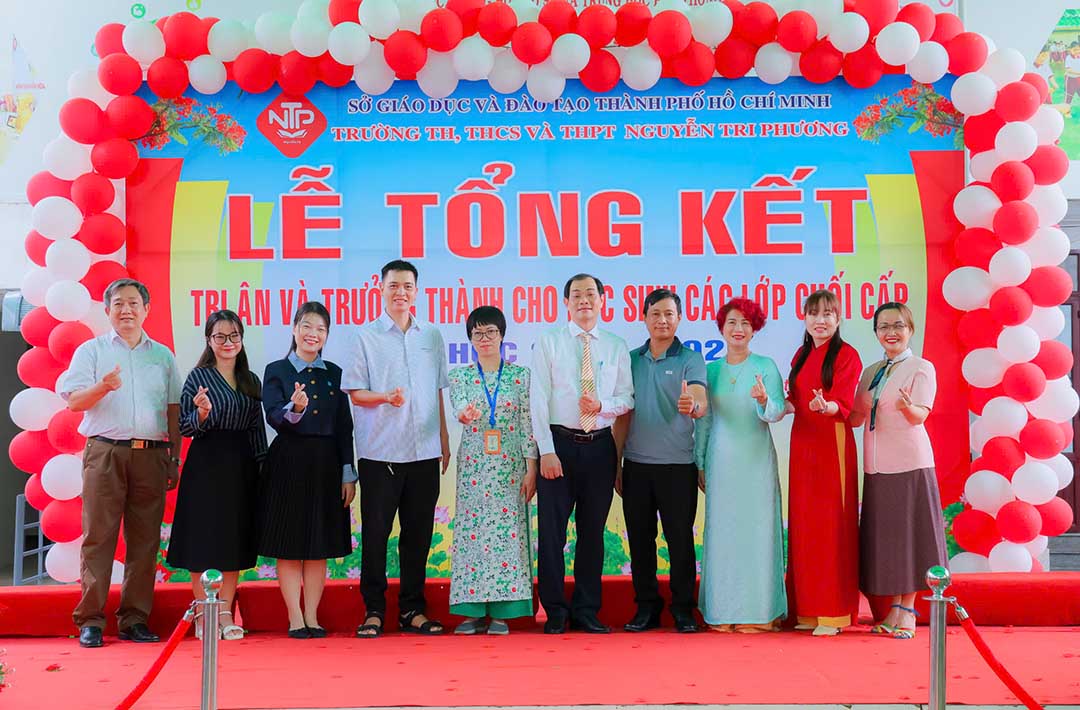 le tong ket nam hoc 2024 2025 8