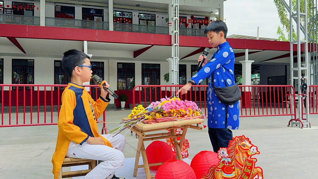 cho xuan trong gio hoc tieng anh 9