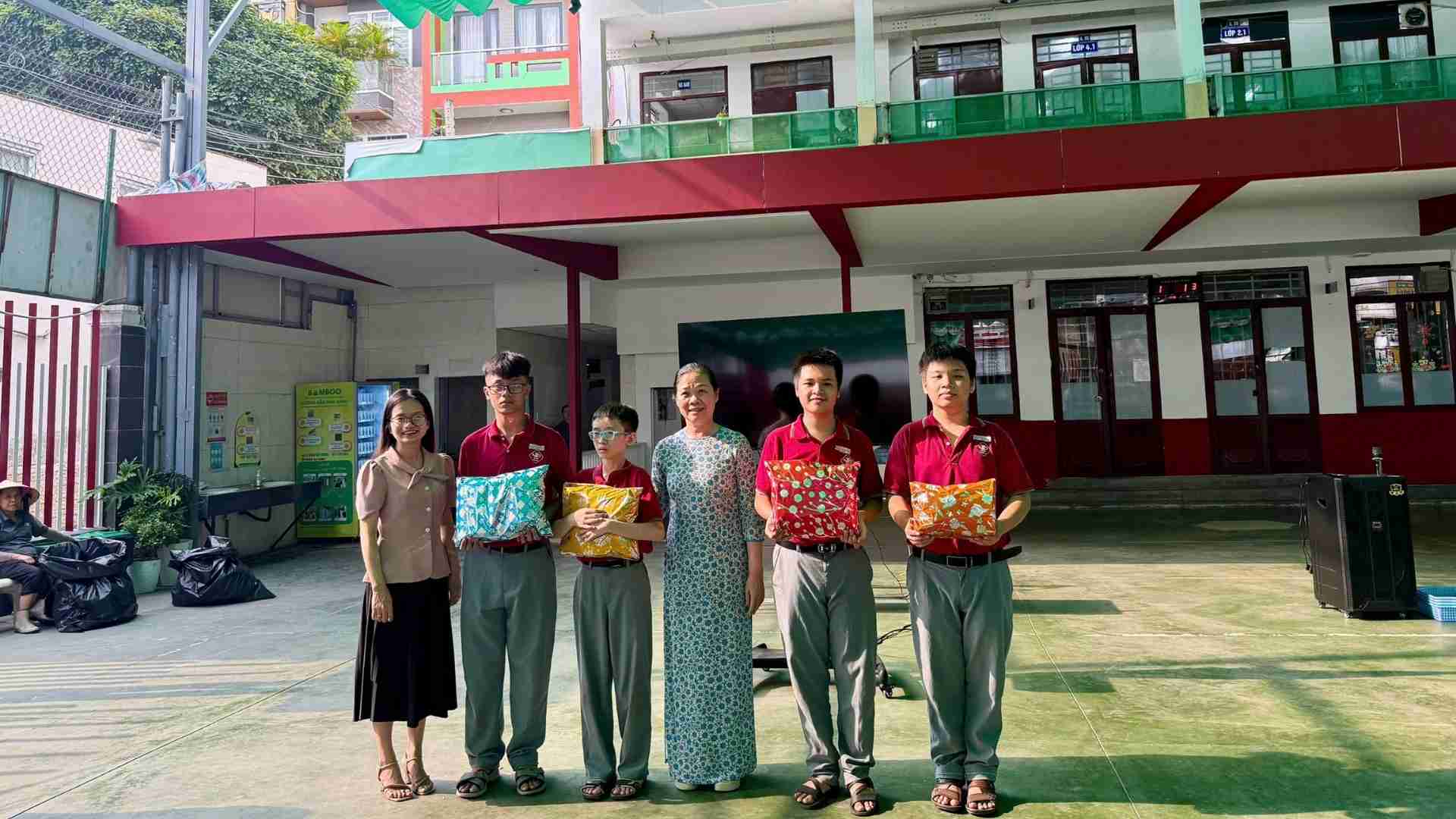 clb stem robotic cung nhau chao xuan 8